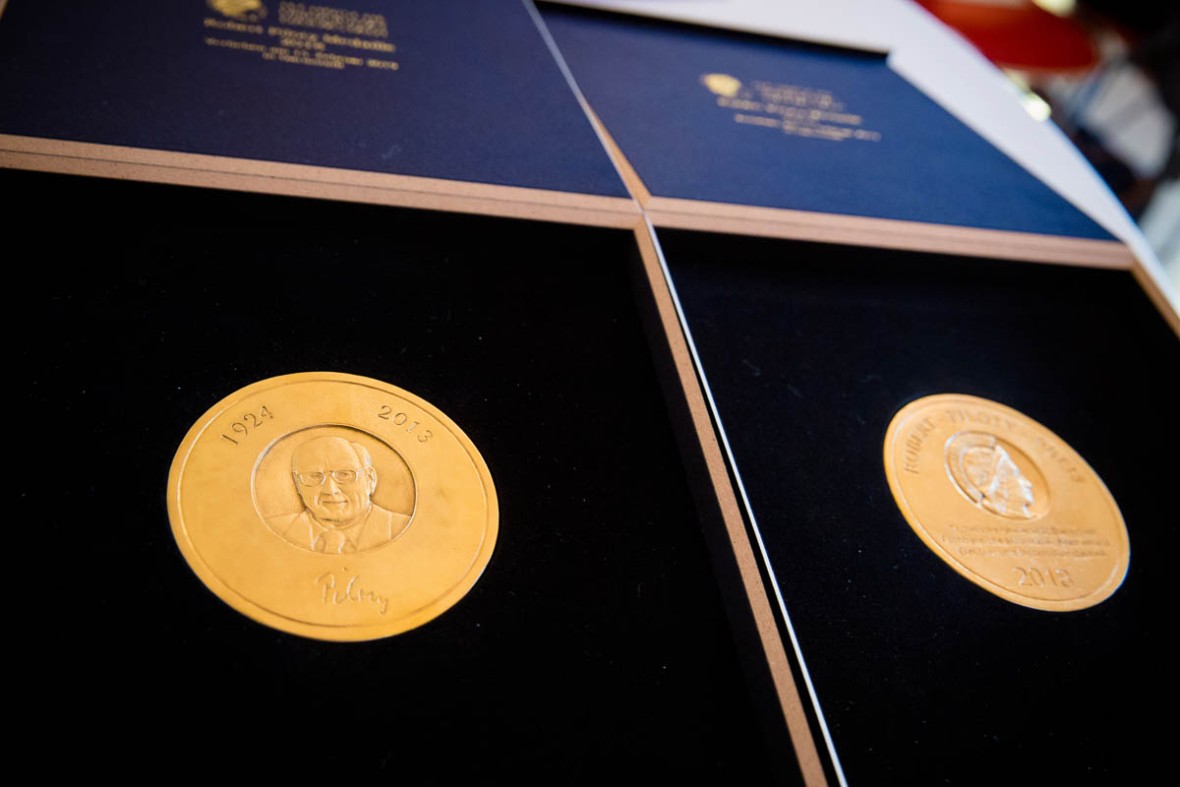 With the Robert Piloty Prize, the TU Darmstadt honors the outstanding scientific achievements of two internationally renowned personalities every two years.