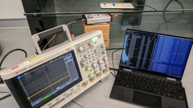 Laptop und EMI-Gerät